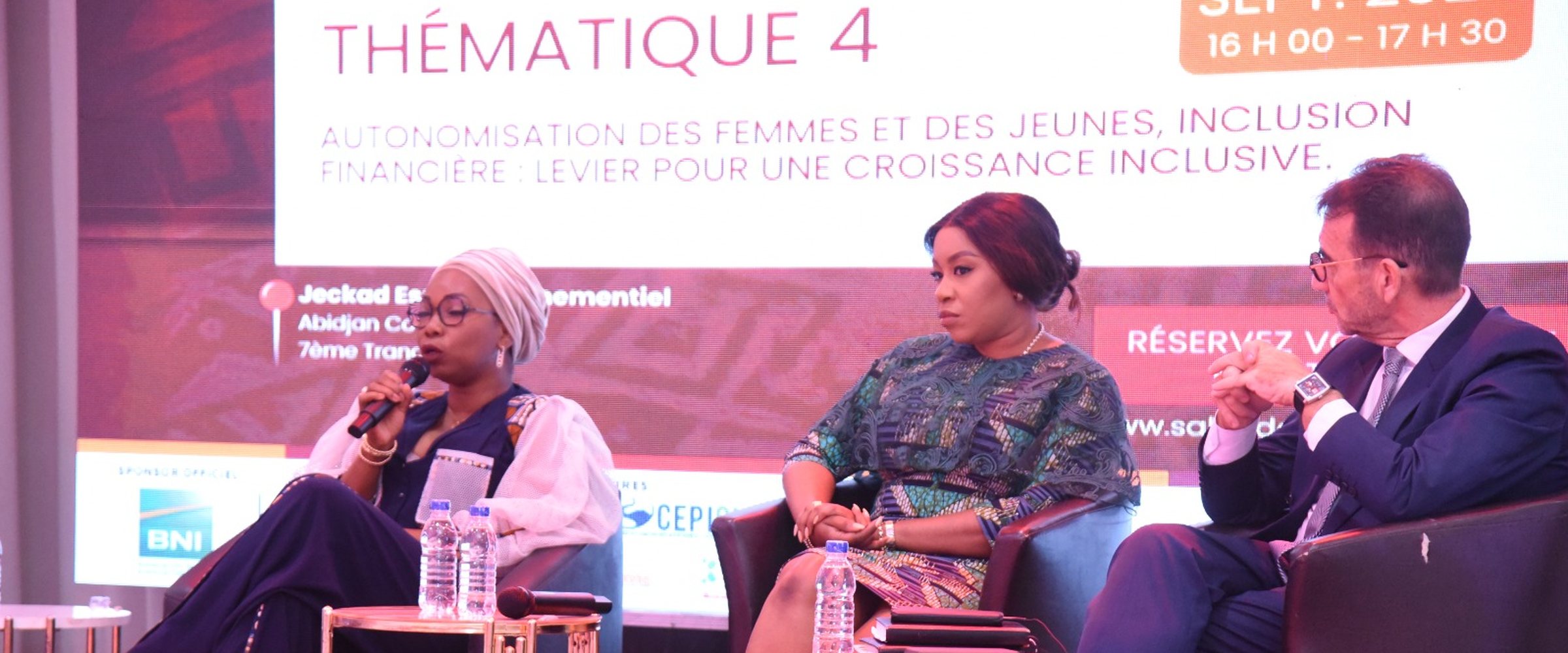 Panel du Salon International de l'Investissement, intervenants sur scène