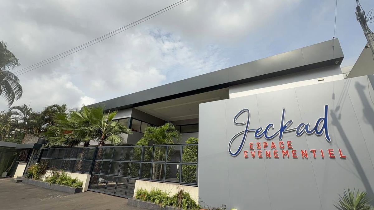 Façade de l'Espace JECKAD Évènementiel
